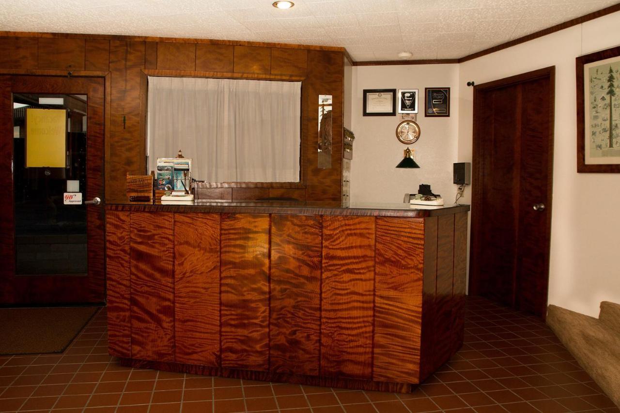 Curly Redwood Lodge Кресент-Сіті Екстер'єр фото